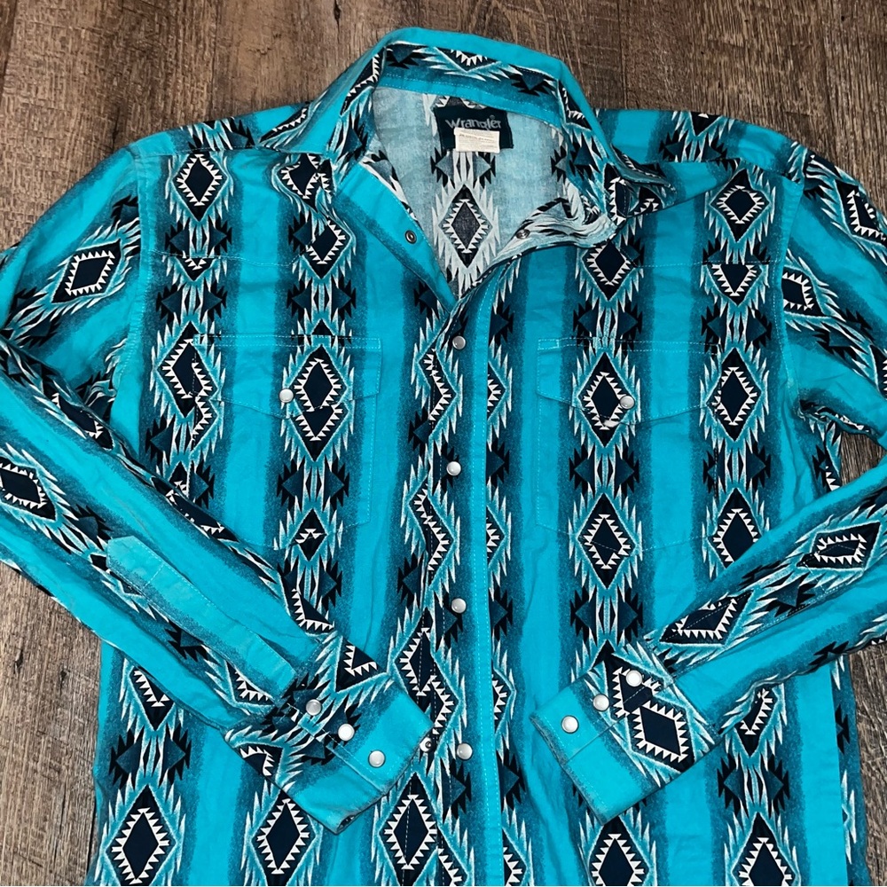 Vintage 90s Men Small Wrangler Western Pearl Snap Long Sleeved Shirt Blue Aztec - Picture 2 of 5